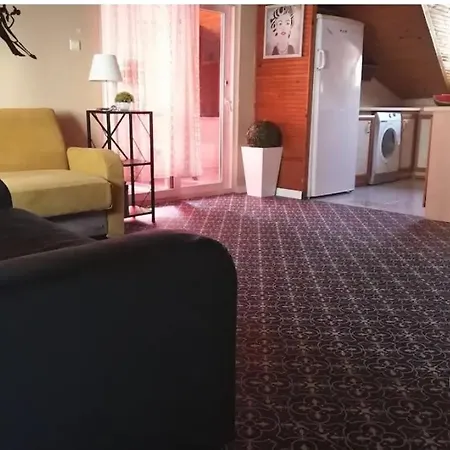بيت للعطل Center By Harbour First Floor مرمريس