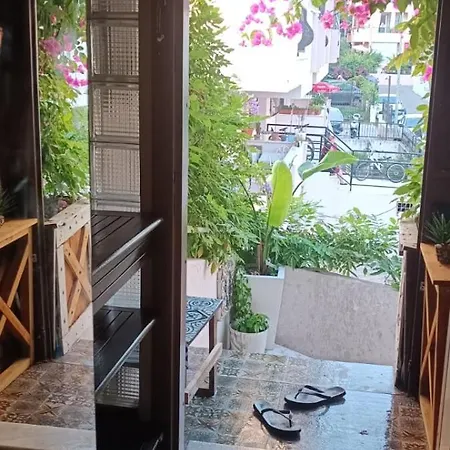 Center By Harbour First Floor מרמריס